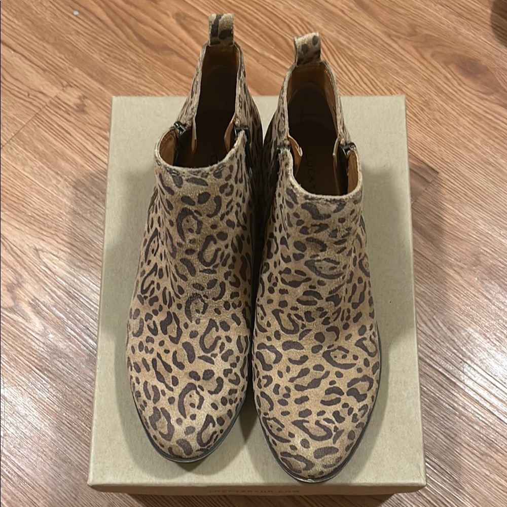 Lucky Brand Basel Brown Tan cow suede Ankle Booties size 7.5
